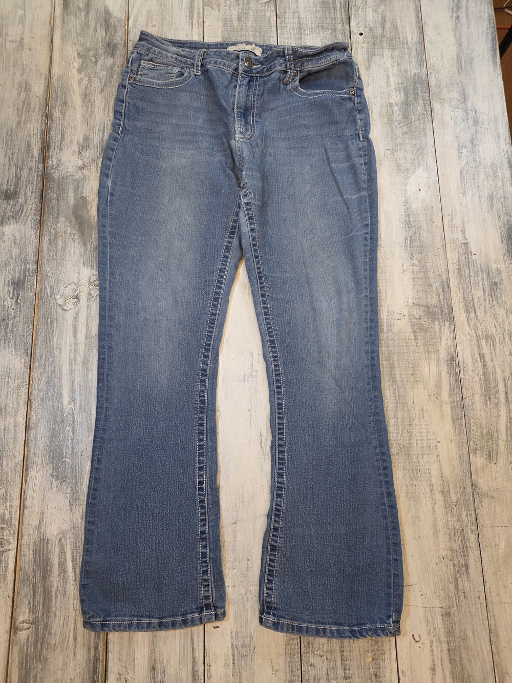 VGS Women's Mid Rise Classic Bootcut Jeans in Medium Blue Wash sz 10